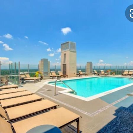 Luxurious 1Br Uptown Highrise/ Balcony With City View! 샬럿 외부 사진
