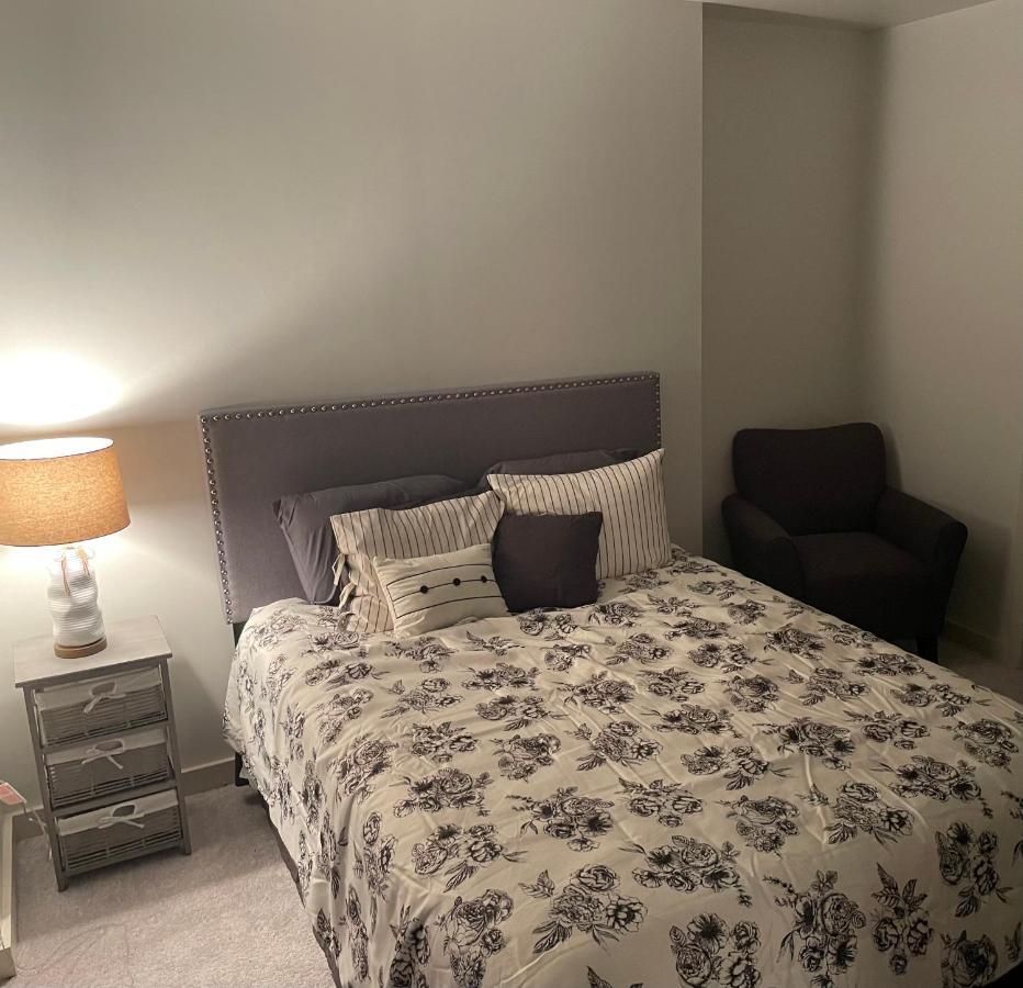 Luxurious 1Br Uptown Highrise/ Balcony With City View! 샬럿 외부 사진