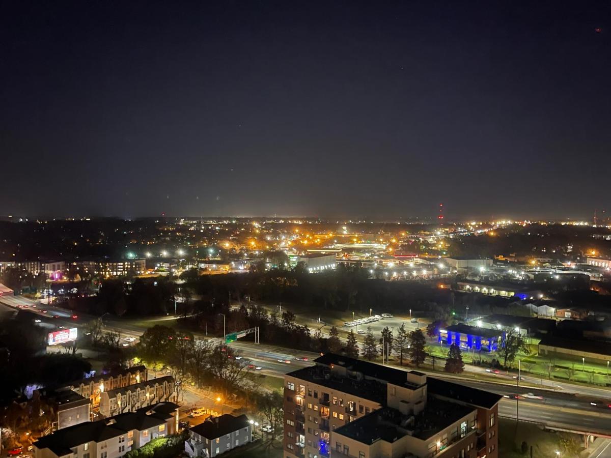 Luxurious 1Br Uptown Highrise/ Balcony With City View! 샬럿 외부 사진