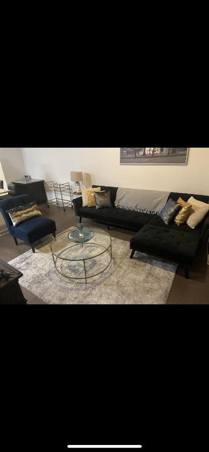 Luxurious 1Br Uptown Highrise/ Balcony With City View! 샬럿 외부 사진
